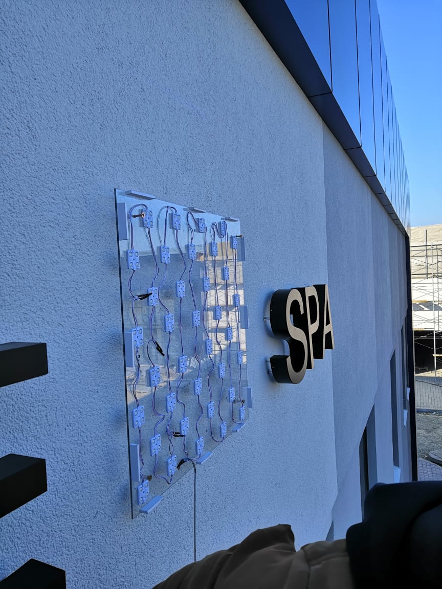 Вывески, стеллы, конструкции